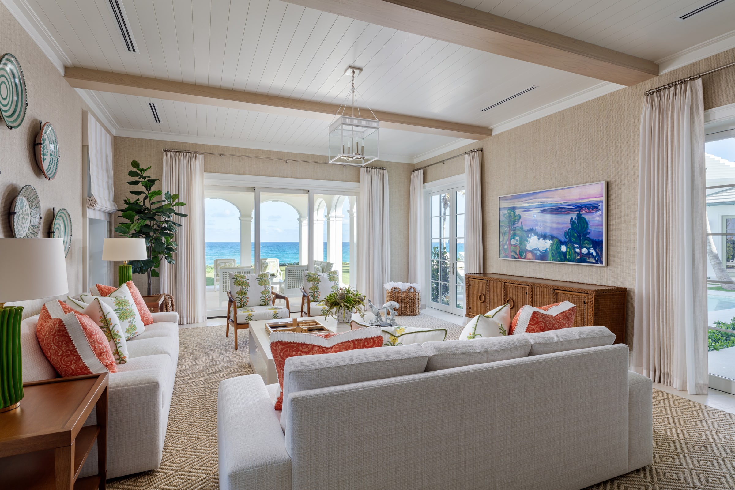 Family room to the water