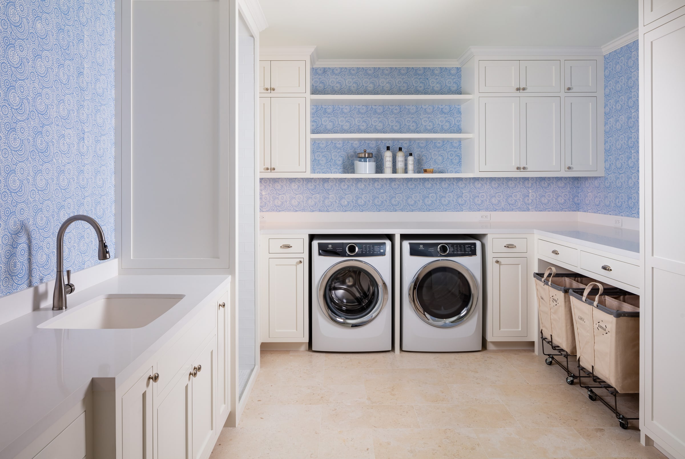 Laundry room in blue and white