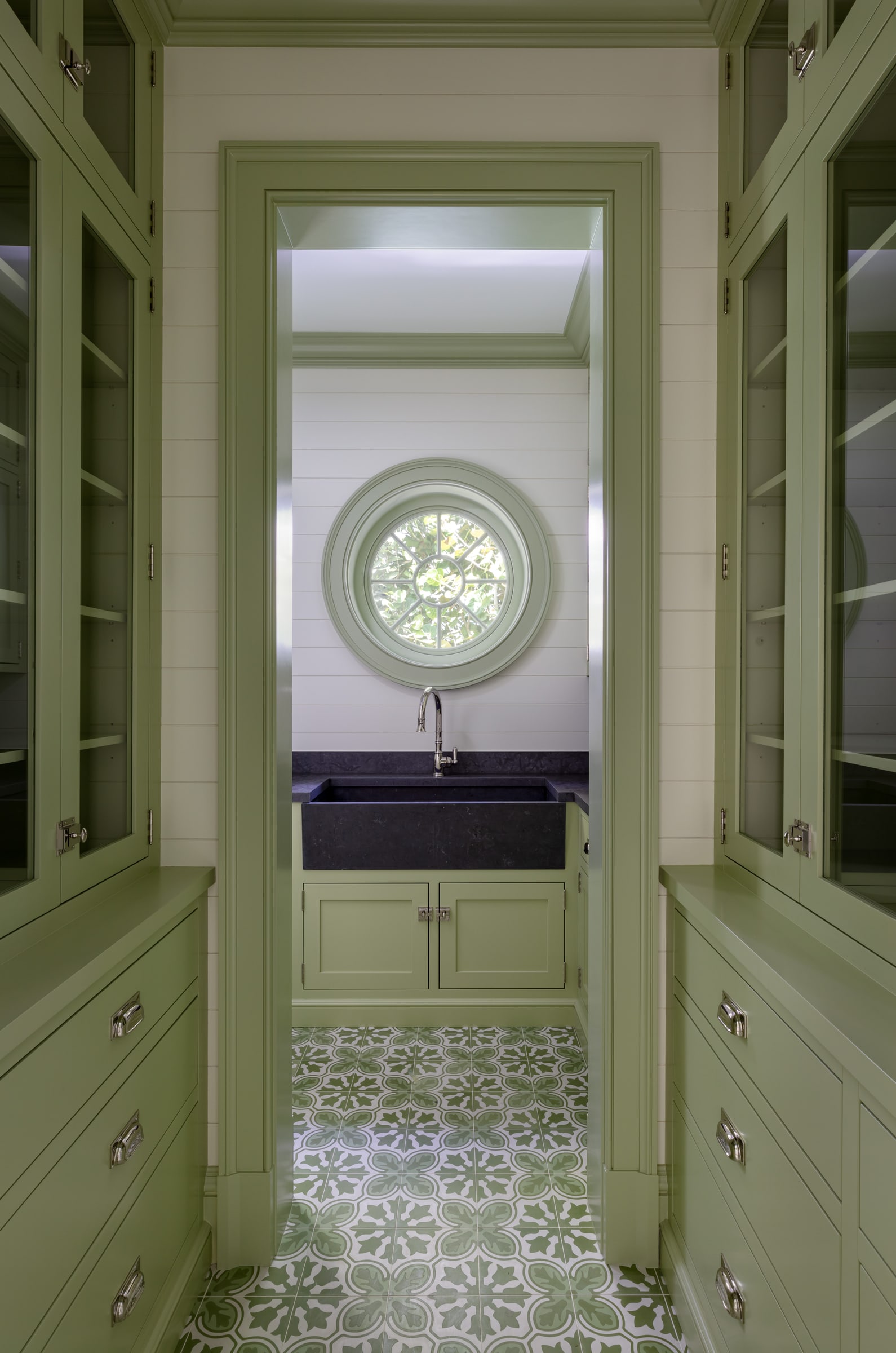 Pantry passage