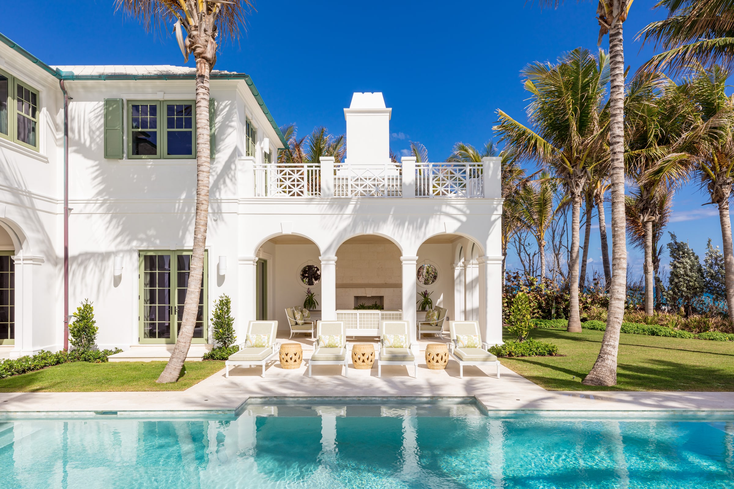 Pool and loggia, oceanfront